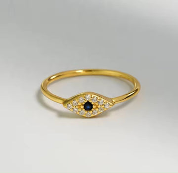 Minimalistischer schlichter Saphir-CZ-Ring