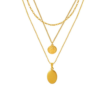 Queen's Oval Pendant Necklace