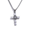 Collier délicat avec pendentif en forme de croix en zircone cubique colorée