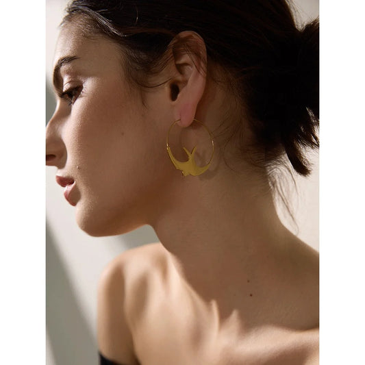 Nouvelles boucles d'oreilles créoles fines en forme d'hirondelle