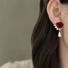 Nouvelle boucle d'oreille en velours rouge vin avec perle rose