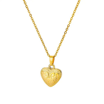 Minimalist Heart Pendant Necklace