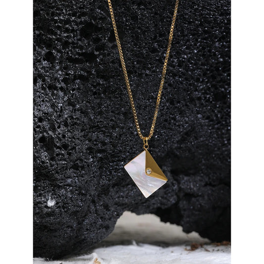 Fashion Envelope Natural Shell Pendant Necklace