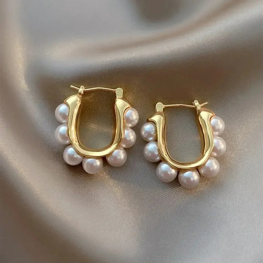 Stylish U Shaped Imitation Pearl Earring