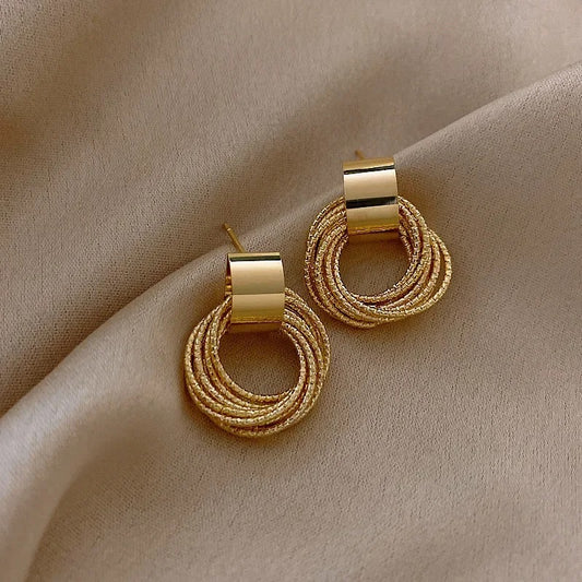 Boucles d'oreilles à tige multiples rétro à petits cercles