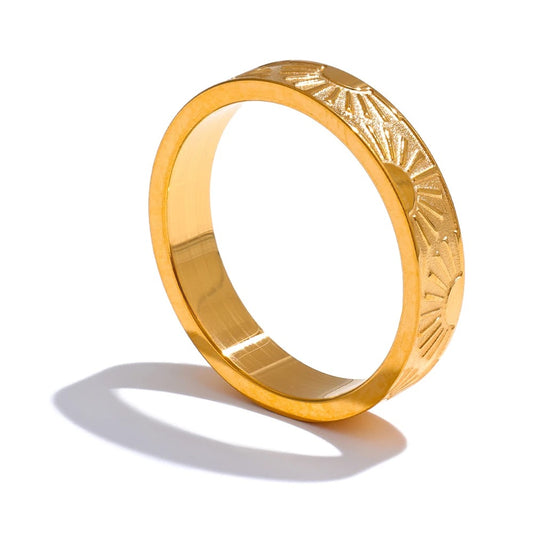 Bague ronde minimaliste avec soleil