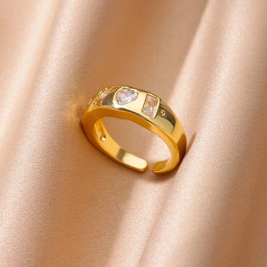 Aesthetic Heart Zircon Ring