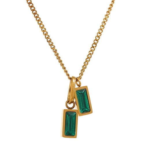 Collier avec pendentif en zircone verte