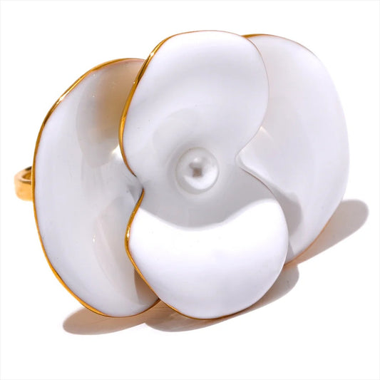 Bague ajustable chic et tendance avec fleur blanche exquise