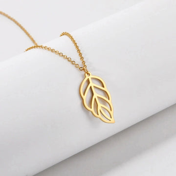 Skyrim Hollow Big Leaf Pendant Necklace